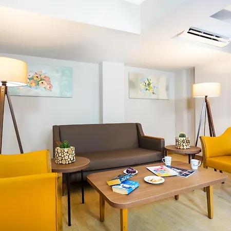 Ada Julian (adults Only) 4* マルマリス