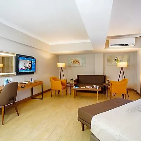 Ada Julian (adults Only) 酒店 4*