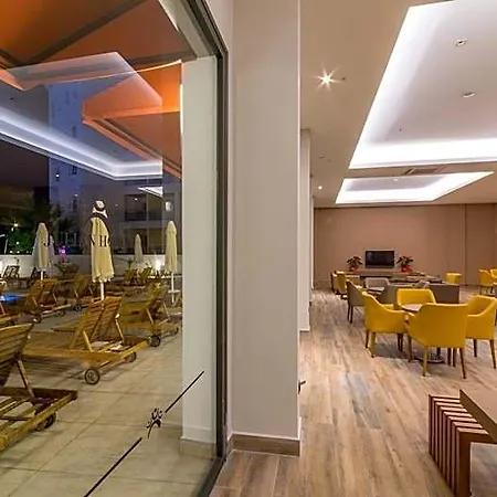 Ada Julian (adults Only) 酒店 马尔马里斯
