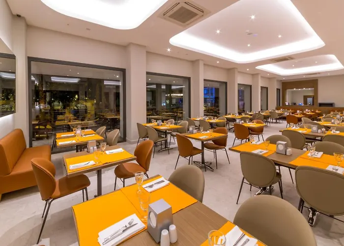 Ada Julian (adults Only) 4* מרמריס