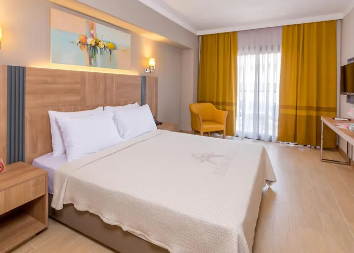 Ada Julian (adults Only) Μαρμαρίς