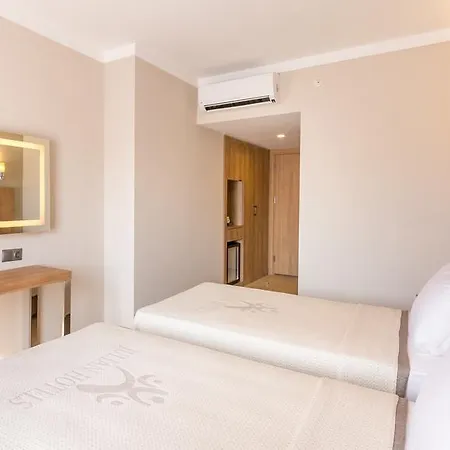 Ada Julian (adults Only) 4* مرمريس